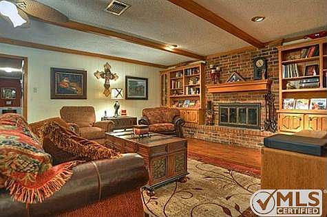 3rd image of 8903 Monticello Dr