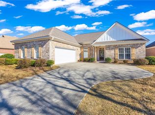 1723 Vfw Rd, Auburn, AL 36832