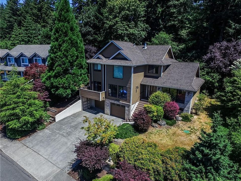 1st image of 3120 41st Way SE