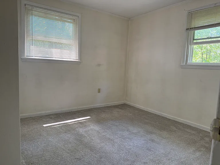218 Tareyton Dr #1 — Photo 8