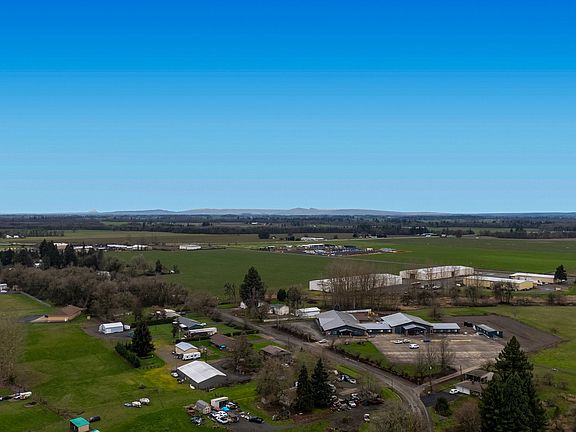 5th image of 34065 SW McFarland Rd