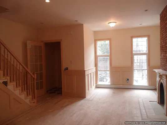 Sold by Voro, LLC | media 36