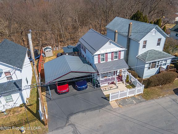 2nd image of 143 Howard St