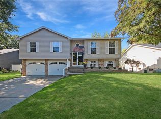 23 Fairfax Dr, Saint Peters, MO 63376