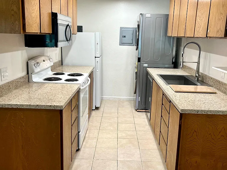 Remodeled Kitchen with Band New Appliances