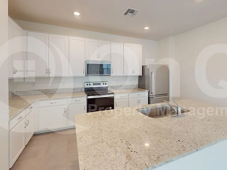 1108 S 5th St — Photo 5