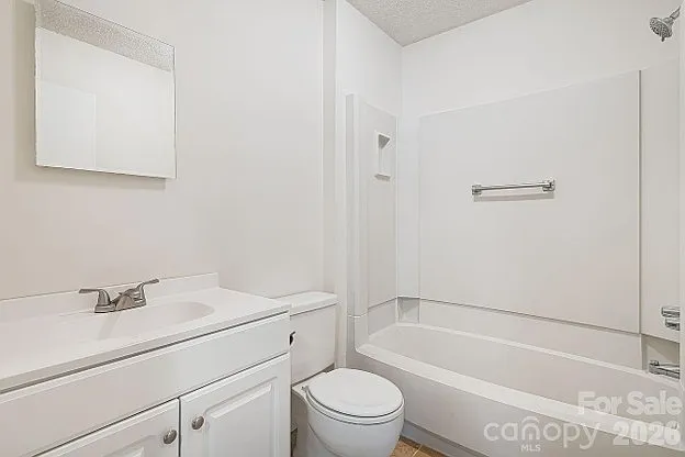 28 Capri Ln #3-A — Photo 9