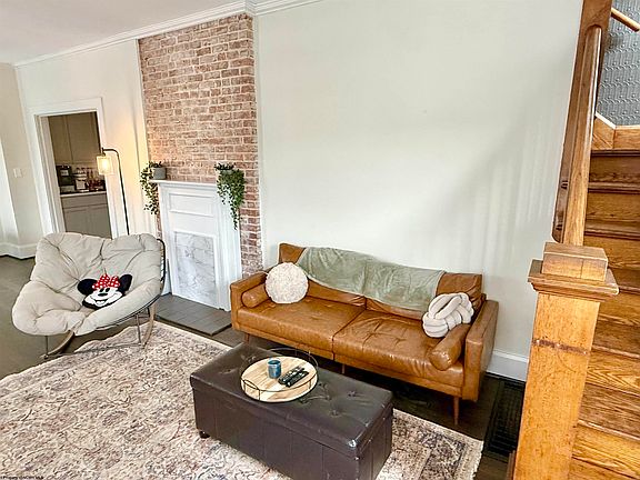 3rd image of 718 Walnut Ave