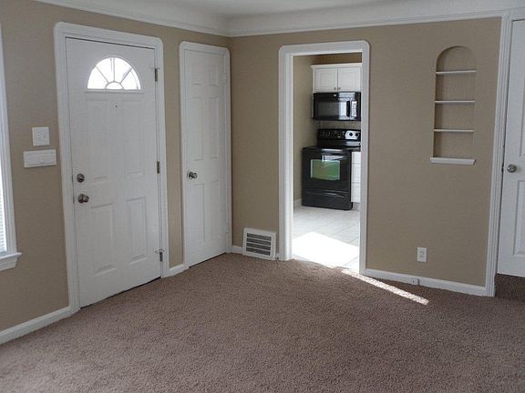 4th image of 20401 Wilmore Ave