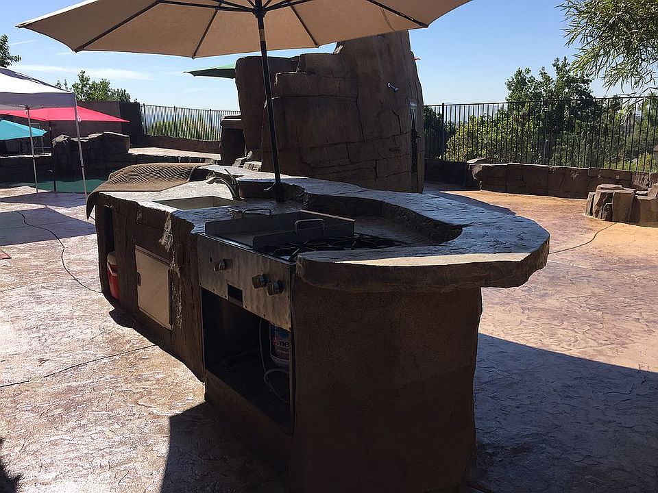 BBQ with outlet