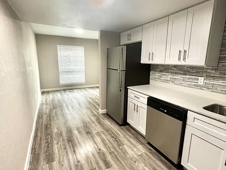 Athena Garden Apartments — Photo 40