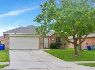 1010 Halifax Ln, Forney, TX 75126