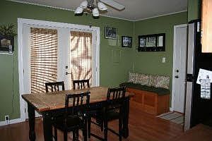 Upgraded eat-in kitchen