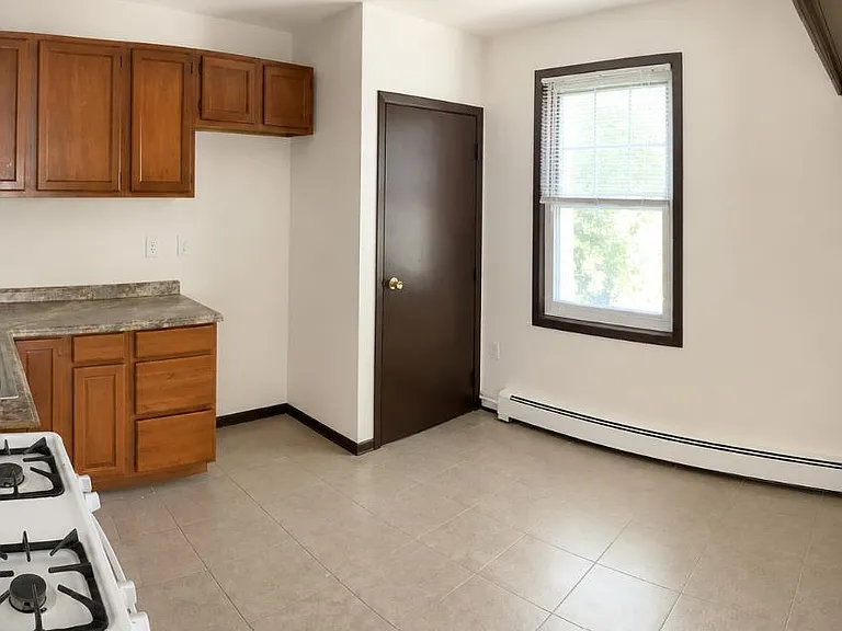 307 Rock Ave #2 — Photo 3