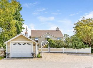 11 E Shore Ave, Groton, CT 06340
