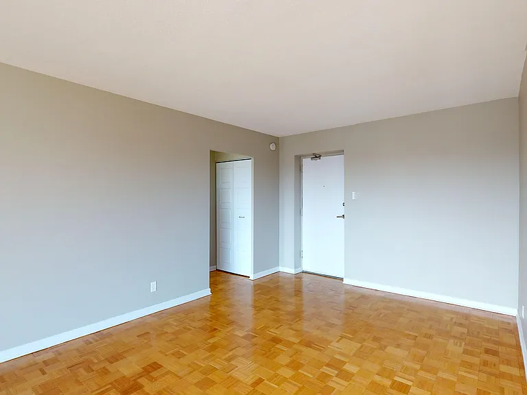 810 Canterbury Ave — Photo 17