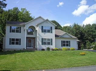 7786 Rolling Ridge Dr, Manlius, NY 13104