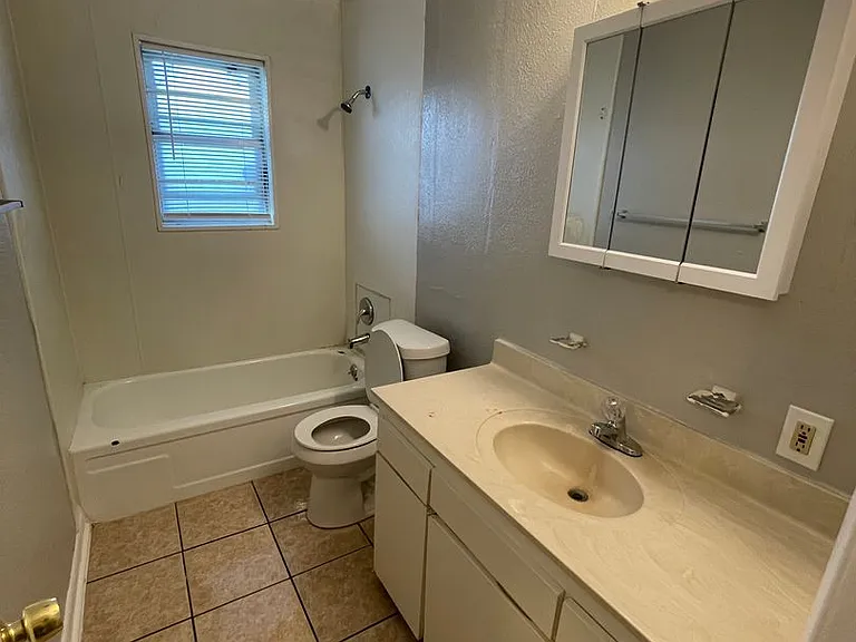 Westway Apartments — Photo 11