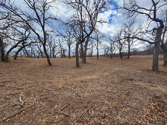 2nd image of 114 Zuni Dr