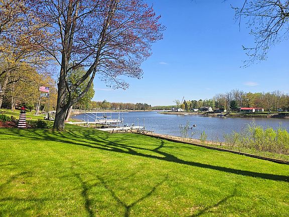 2nd image of 600 Bushong Beach Dr