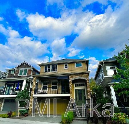 3rd image of 466 5th Ave NE