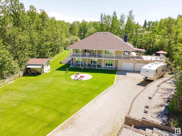 5631 49th St, Sunset Pt, AB T0E 0A0