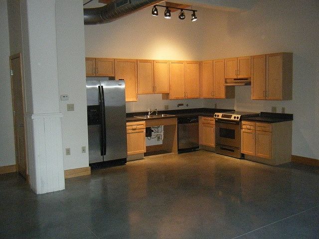 2nd image of 1021 Washington Ave Unit 603