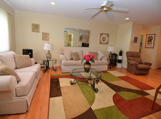 220 Westend Ave #1-FLOOR 1B, Freeport, NY 11520