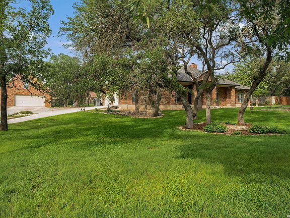 3rd image of 8639 RAINTREE WOODS DR