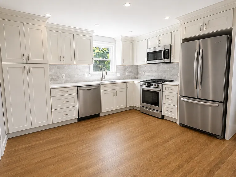 54 Harriet Ave — Photo 1