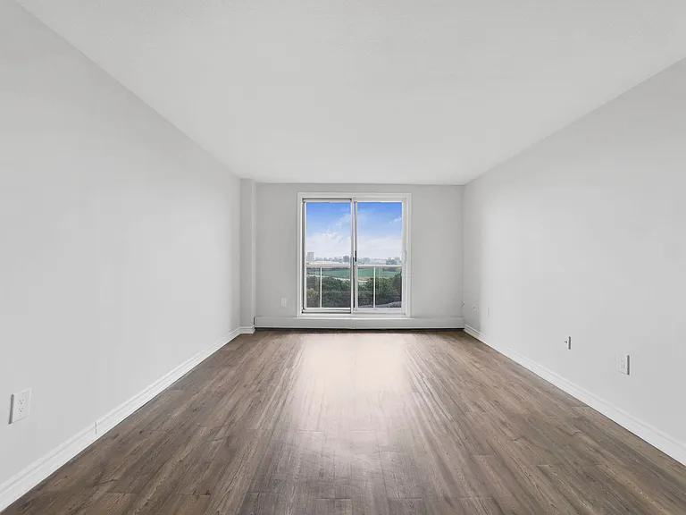 104 Confederation Dr — Photo 10