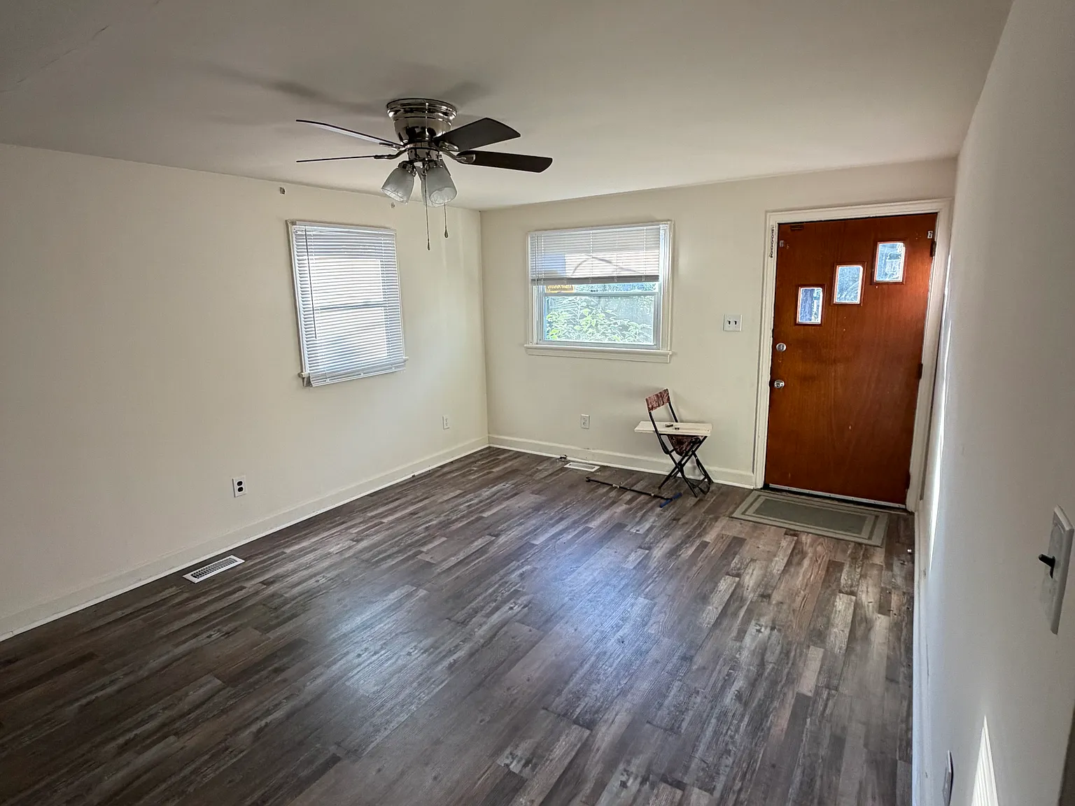 2 bed, 800 sqft, $1,050 — Photo 3