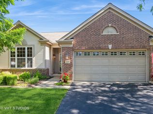 2618 Venetian Ln, Elgin, IL 60124