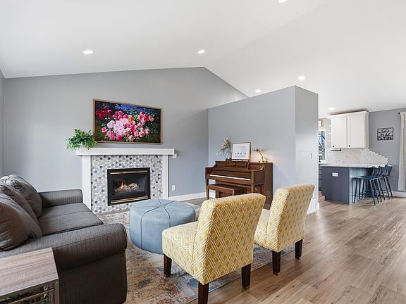 2nd image of 1715 S Saint Charles Rd