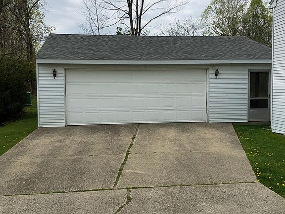 5th image of 1672 Tudor Dr