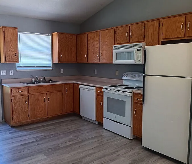 2516 Fairview Way #4 — Photo 6