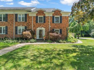 100 Billingsgate Ct, Bloomfield Hills, MI 48301