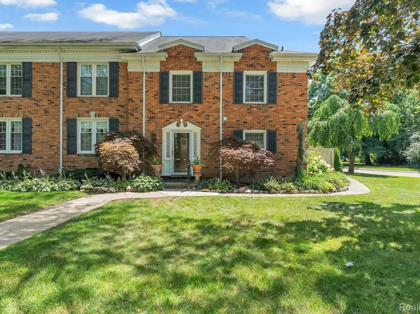 100 Billingsgate Ct, Bloomfield Hills, MI 48301