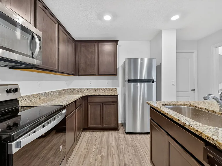 1604 Wynford Cir — Photo 14