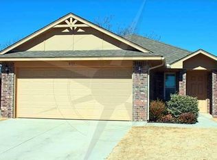 901 Denmark St, Yukon, OK 73099
