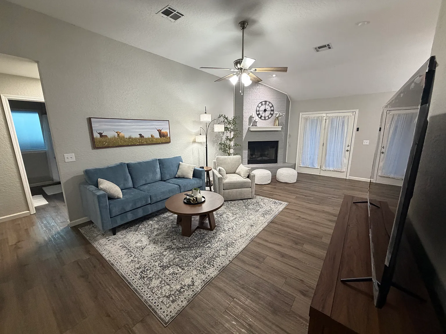 1709 Pinnacle Ln — Photo 3