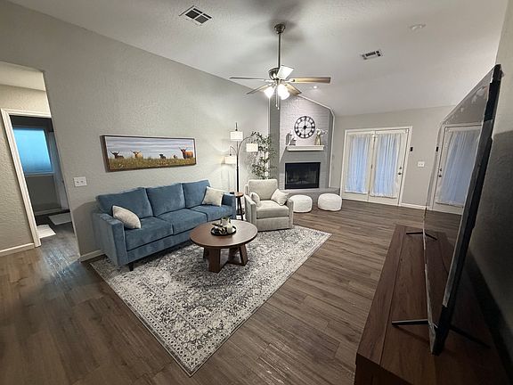 3rd image of 1709 Pinnacle Ln