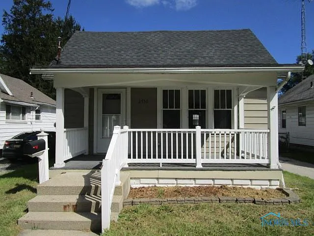 2552 Elsie Ave photo 1