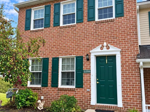 2259 N Point Dr, York, PA 17406