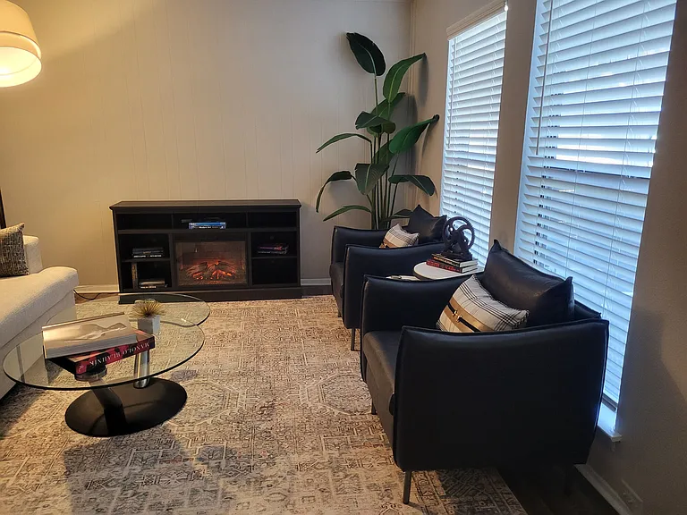 Lavera at Lake Highlands — Photo 12