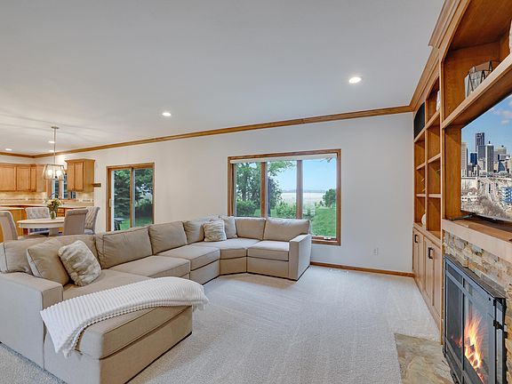 3rd image of 645 Ramsey Cir
