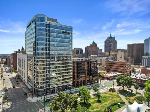 545 W Wells St #802, Milwaukee, WI 53203