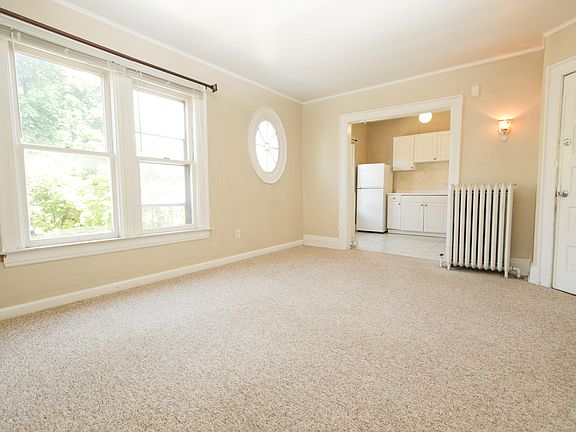 4th image of 563 Potomac Ave #2