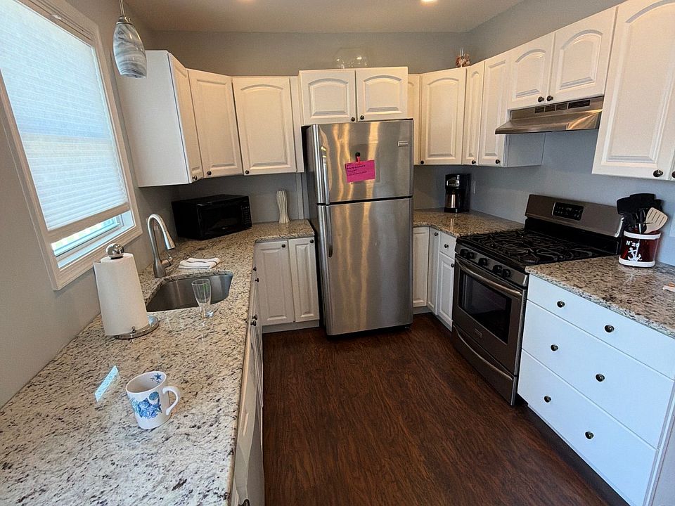 1st image of 216 E 5th Ave #1