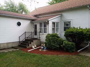 326 E Cleveland St, Cullom, IL 60929